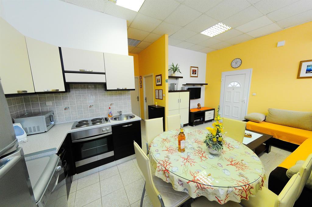Apartments Marija Petricevic Подстрана Стая снимка