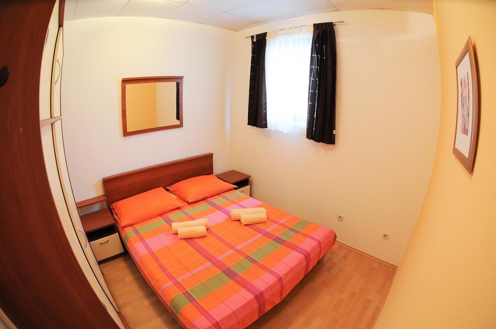 Apartments Marija Petricevic Подстрана Стая снимка