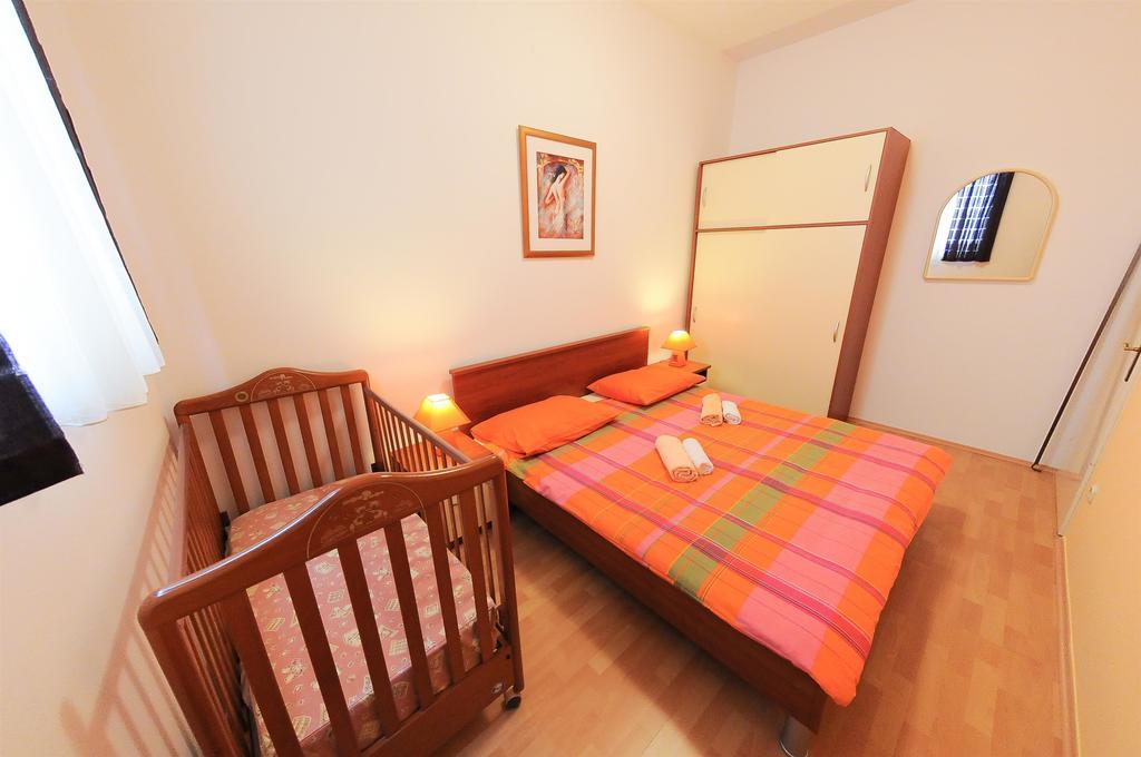 Apartments Marija Petricevic Подстрана Стая снимка