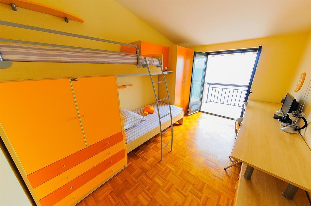 Apartments Marija Petricevic Подстрана Стая снимка